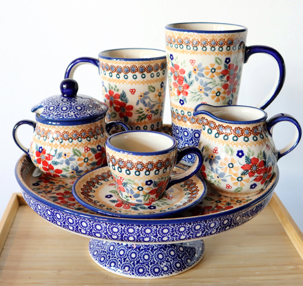 Ceramiczne naczynia, ręcznie malowane, ceramika artystyczna bolesławiec, manufaktura bolesławiec, dekoracja DPLC
