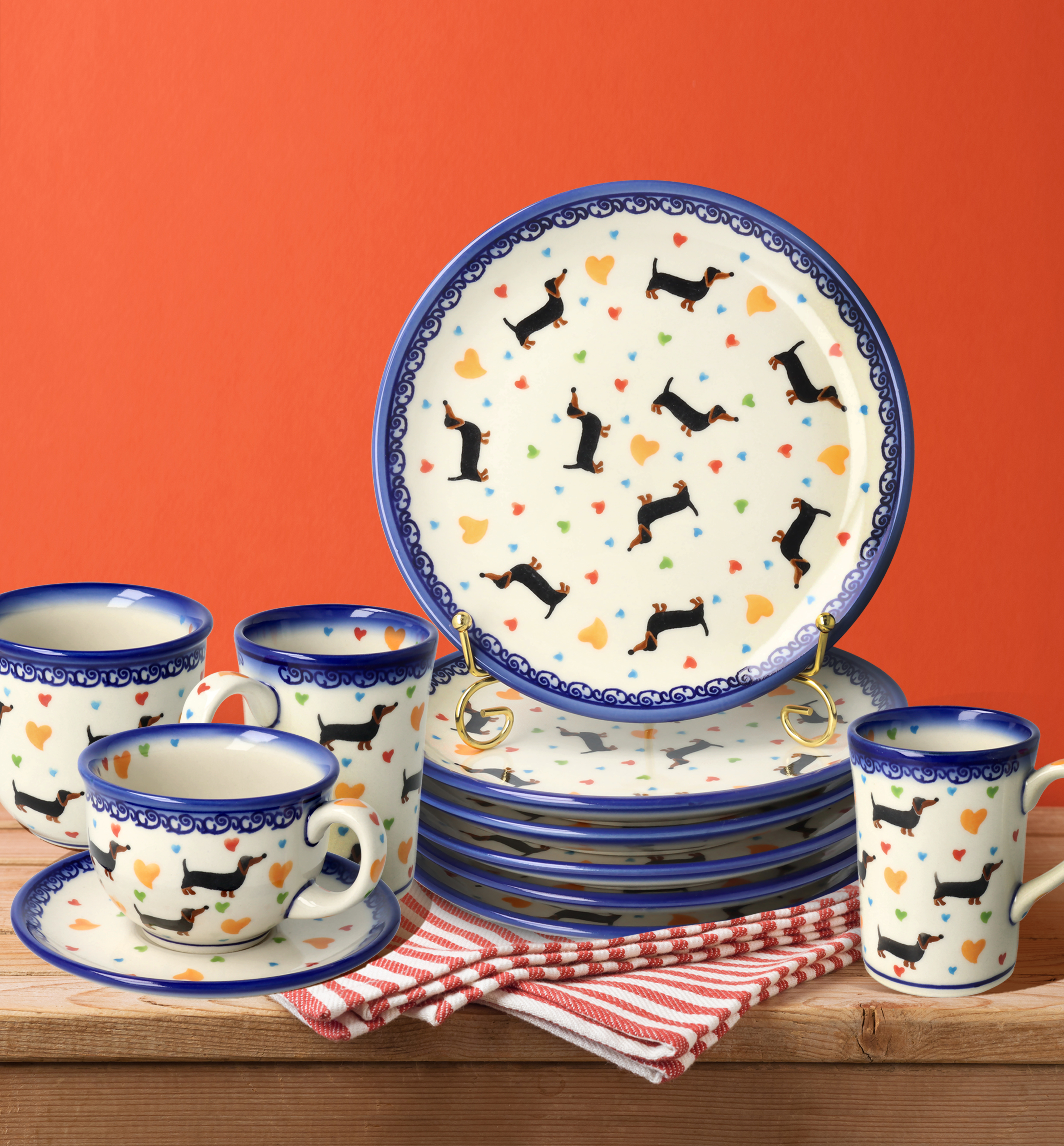 Ceramiczne naczynia, ręcznie malowane, ceramika artystyczna bolesławiec, manufaktura galia bolesławiec, dekoracja jamnik J2
