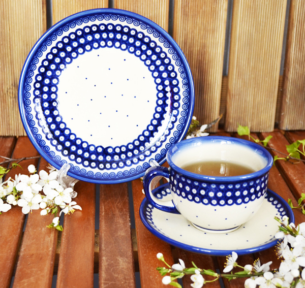 Ceramiczne naczynia, ręcznie malowane, ceramika artystyczna bolesławiec, manufaktura galia bolesławiec, dekoracja kropki up2