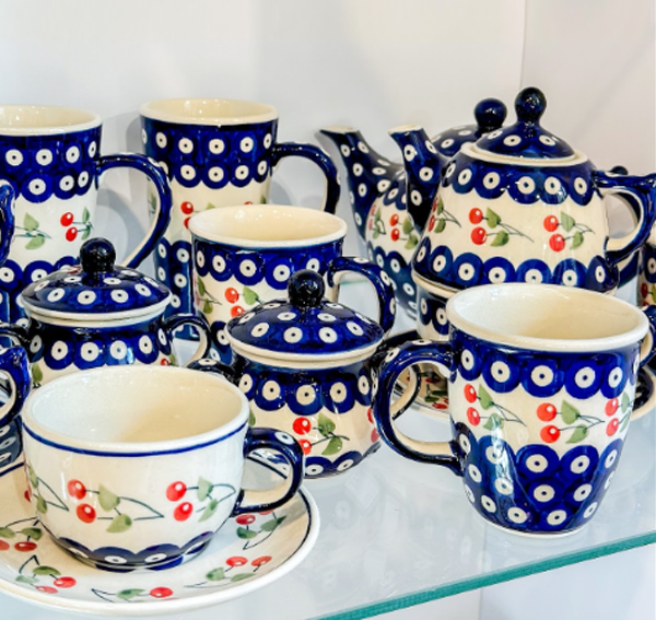 Ceramiczne naczynia, ręcznie malowane, ceramika artystyczna bolesławiec, manufaktura bolesławiec, dekoracja 70WI wiśnie