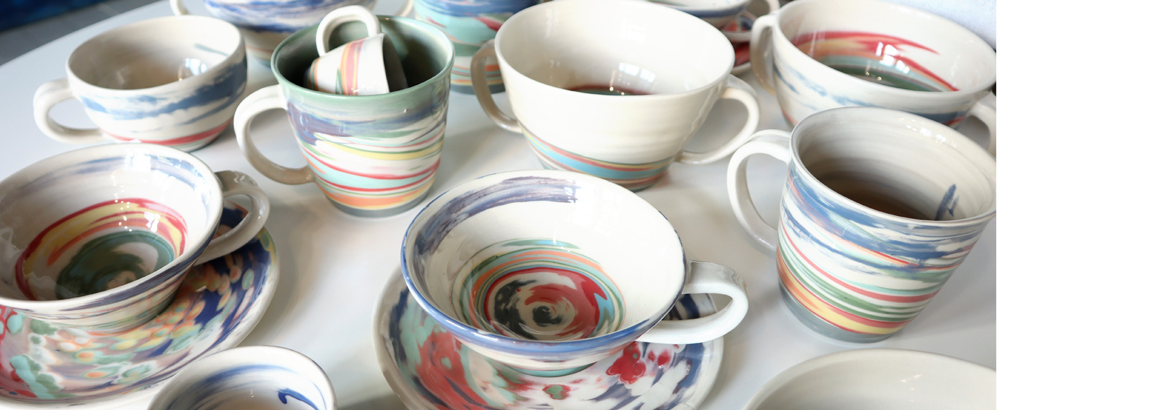 Ceramiczne naczynia, ręcznie malowane, ceramika artystyczna bolesławiec, manufaktura bolesławiec, dekoracja Mateusz Grobelny