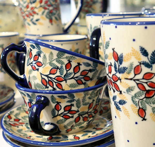 Ceramiczne naczynia, ręcznie malowane, ceramika artystyczna bolesławiec, manufaktura bolesławiec, dekoracja SM01 kwiaty